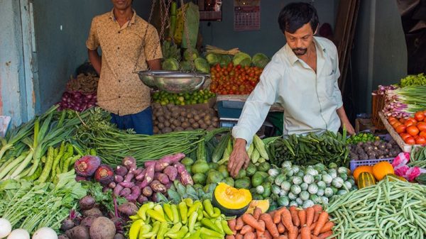 চাল, পেঁয়াজ ও সবজির বাজারে স্বস্তি